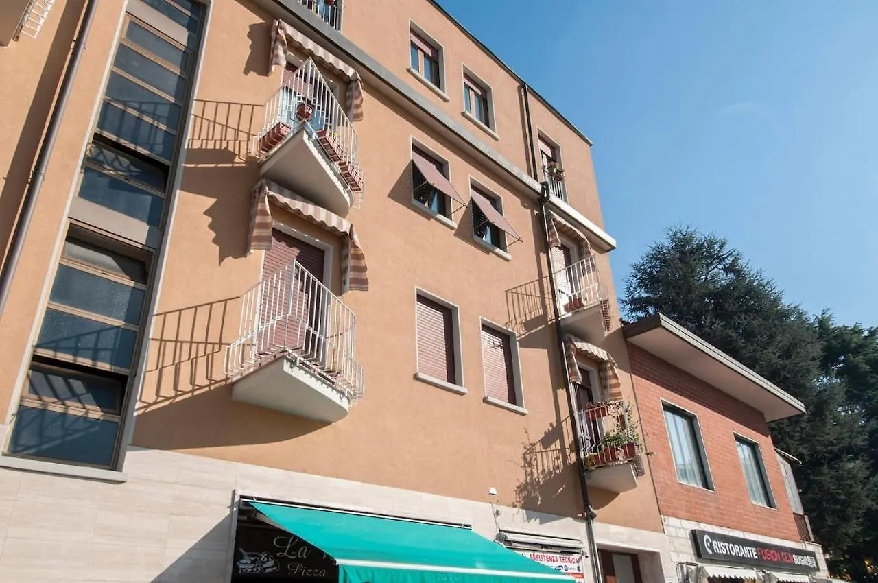 Επικοινωνία με το Milano Holiday & Work House - Duomo